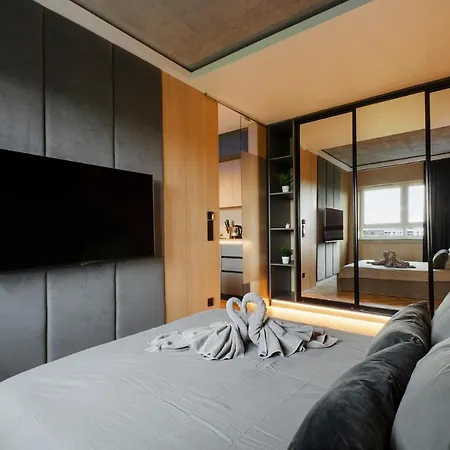 Sky Home- Wood Penthouse -manufaktura, Parking, Klimatyzacja, Dostep Na Kod