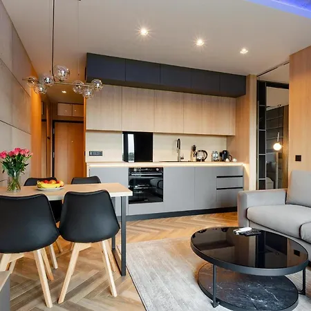 Apartament Sky Home- Wood Penthouse -manufaktura, Parking, Klimatyzacja, Dostęp Na Kod