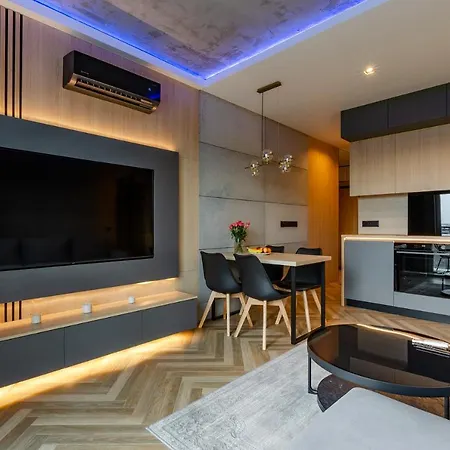 Διαμέρισμα Sky Home- Wood Penthouse -manufaktura, Parking, Klimatyzacja, Dostep Na Kod