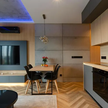 Sky Home- Wood Penthouse -manufaktura, Parking, Klimatyzacja, Dostep Na Kod * Łódź