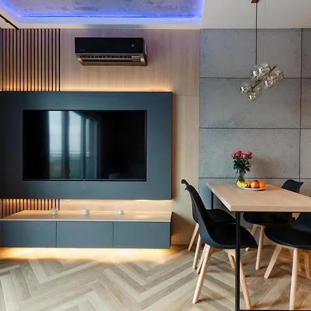 Διαμέρισμα Sky Home- Wood Penthouse -manufaktura, Parking, Klimatyzacja, Dostep Na Kod *