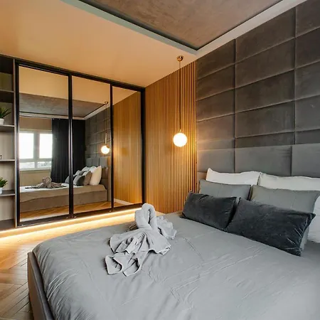 Sky Home- Wood Penthouse -manufaktura, Parking, Klimatyzacja, Dostęp Na Kod * Łódź