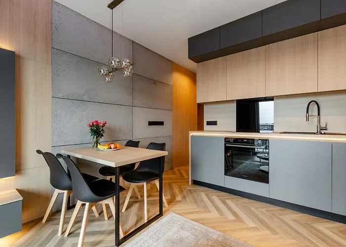 شقة Sky Home- Wood Penthouse -manufaktura, Parking, Klimatyzacja, Dostep Na Kod وودج