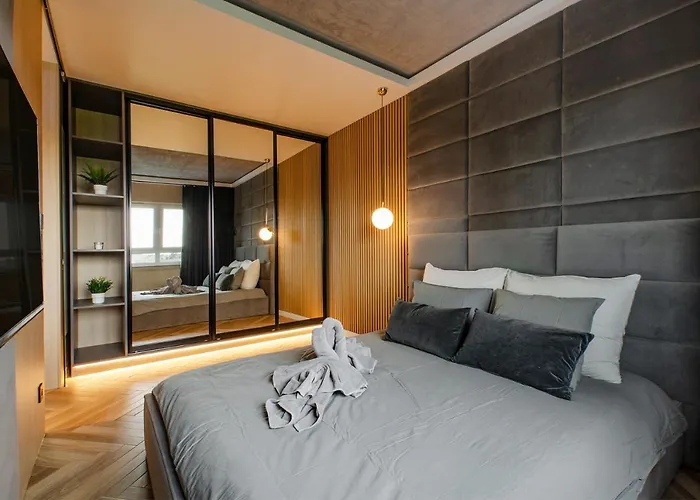 Sky Home- Wood Penthouse -manufaktura, Parking, Klimatyzacja, Dostep Na Kod * Λοτζ